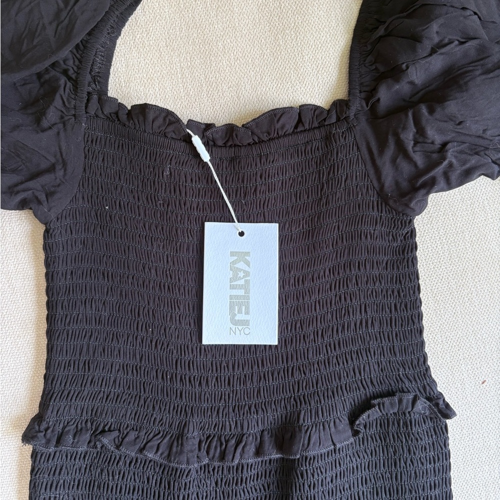 Katie J NYC Black Smocked Puff Sleeve Casual Dress